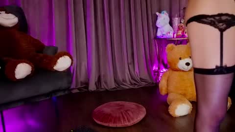 zariaavera online show from July 19, 1:40 am