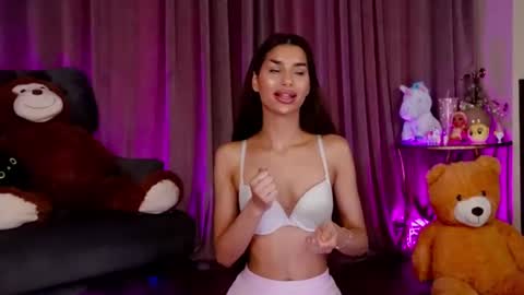 zariaavera online show from July 21, 4:31 pm