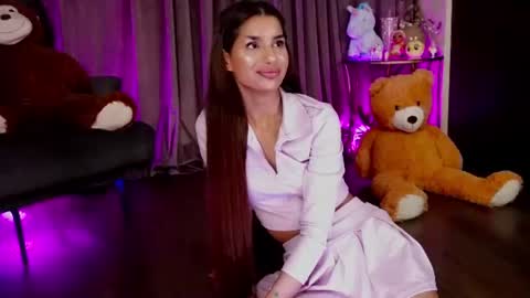 zariaavera online show from July 21, 9:50 pm