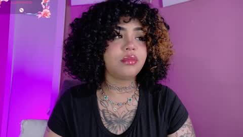 zaya_1 online show from May 27, 1:57 pm