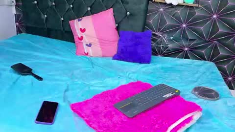 zayuryyks online show from August 11, 6:26 am
