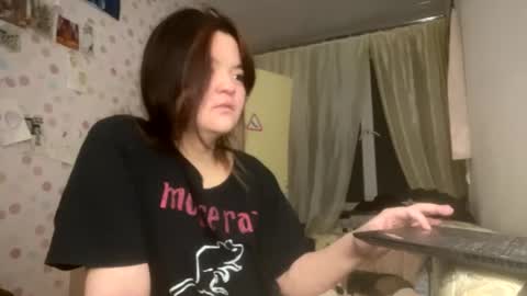 zeldasayre_ online show from August 10, 9:38 pm
