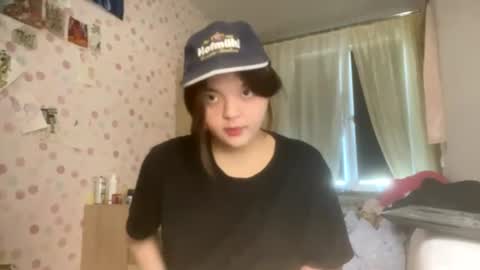 zeldasayre_ online show from August 14, 8:40 am