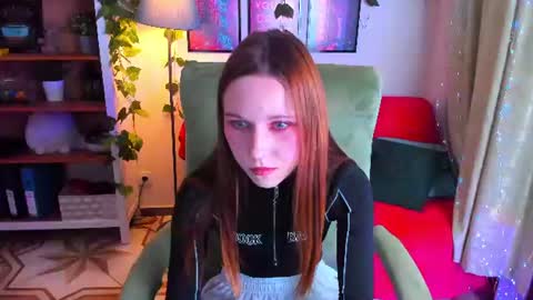 Zellie online show from August 18, 3:51 pm
