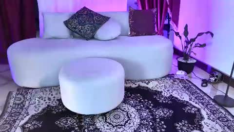      online show from August 3, 9:22 pm