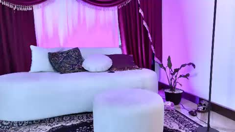      online show from August 4, 5:10 pm