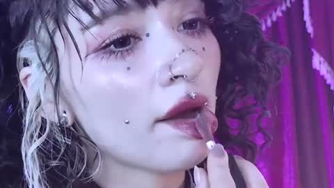      online show from August 8, 7:25 pm