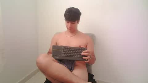zeus_183 online show from July 19, 5:59 pm