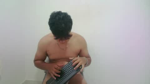zeus_183 online show from July 22, 12:40 pm
