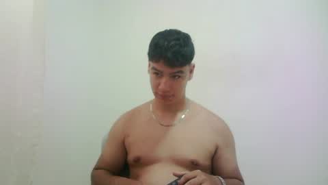 zeus_183 online show from July 23, 11:56 am