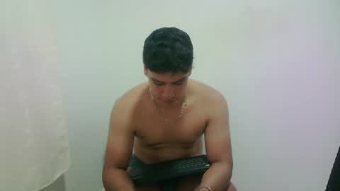 zeus_183 online show from July 24, 11:08 pm