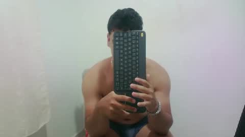 zeus_183 online show from July 25, 11:25 am