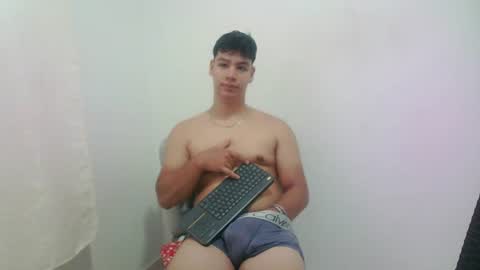 zeus_183 online show from July 25, 12:31 pm