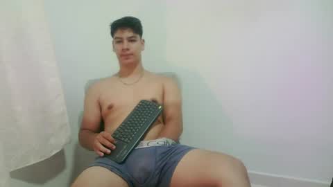 zeus_183 online show from July 28, 3:45 am