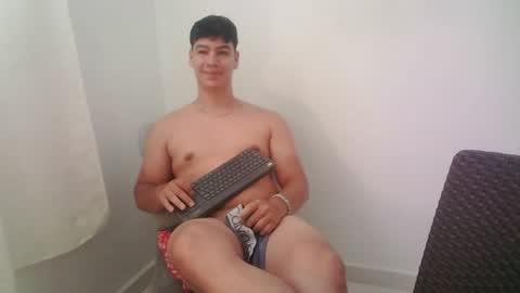 zeus_183 online show from July 28, 2:56 pm