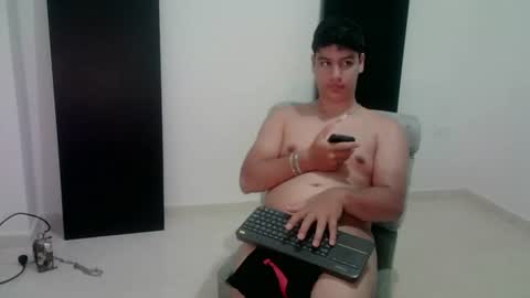 zeus_183 online show from August 8, 11:10 am