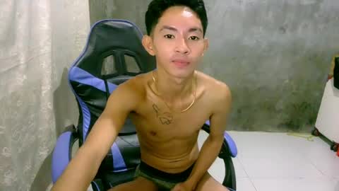 zian_smithx online show from April 26, 9:00 pm