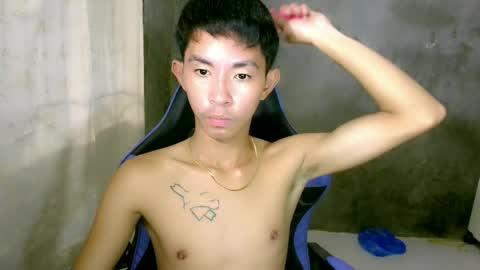 zian_smithx online show from May 2, 6:40 am