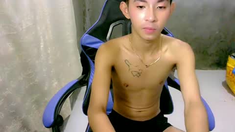 zian_smithx online show from May 7, 2:07 pm
