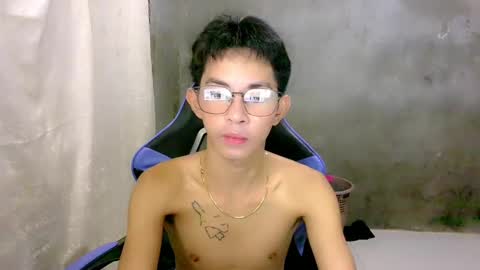 zian_smithx online show from May 8, 11:56 am