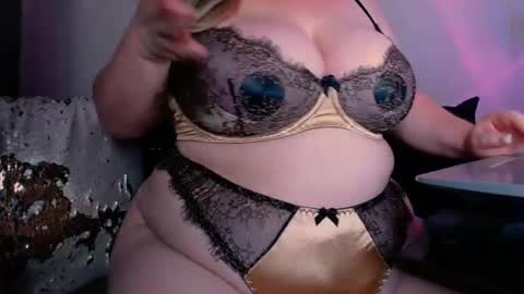 zinacorleone online show from August 11, 7:27 pm