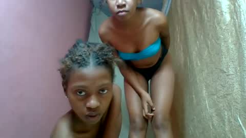 zinaely39 online show from August 9, 1:56 pm
