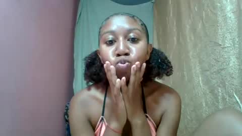 zinaely39 online show from August 10, 1:56 pm