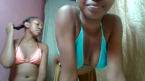 zinaely39 online show from August 10, 7:15 pm