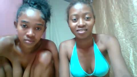 zinaely39 online show from August 11, 9:00 am