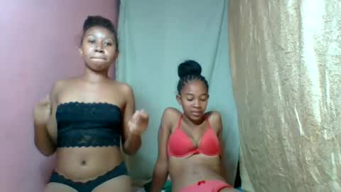 zinaely39 online show from August 12, 7:27 pm