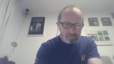 Zippi online show from May 9, 4:48 am