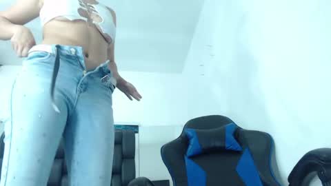 zoe18rd online show from August 13, 10:02 pm