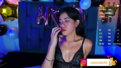 zoe_axel1 online show from August 7, 1:49 am