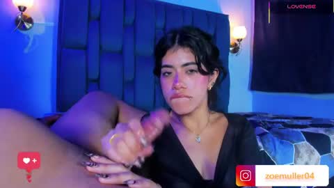 zoe_axel1 online show from August 12, 10:45 pm