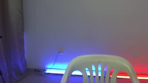 Zoe online show from August 12, 10:45 pm