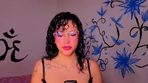 zoe_ch_ online show from August 6, 7:18 am