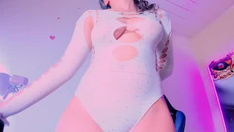 zoe_connor19 online show from August 8, 12:22 am