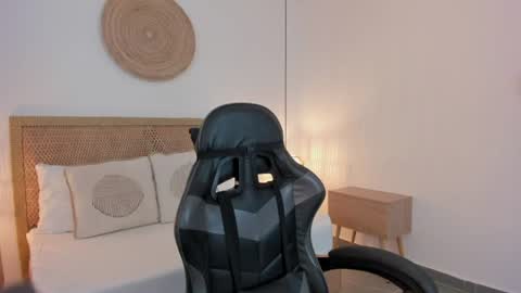 zoe_danae_ online show from August 1, 5:41 pm