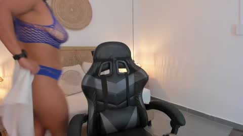 zoe_danae_ online show from August 3, 1:29 pm