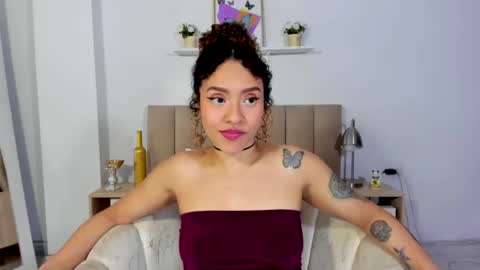 zoe_gruber online show from July 24, 12:24 am