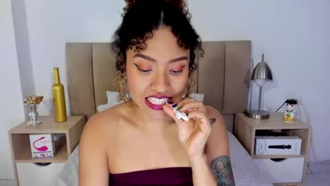 zoe_gruber online show from July 24, 4:48 am
