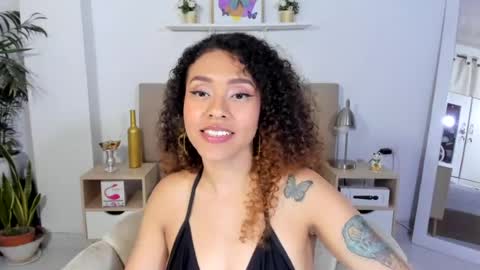 zoe_gruber online show from August 6, 4:22 am