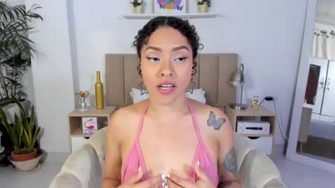 zoe_gruber online show from August 10, 1:18 am