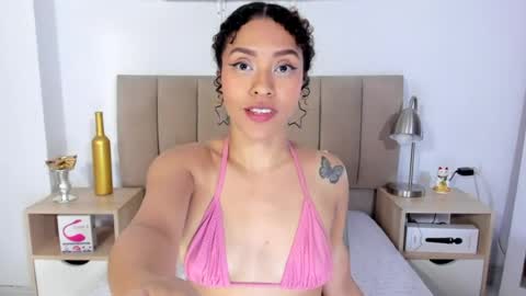 zoe_gruber online show from August 10, 2:24 am