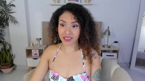 zoe_gruber online show from August 12, 1:19 am
