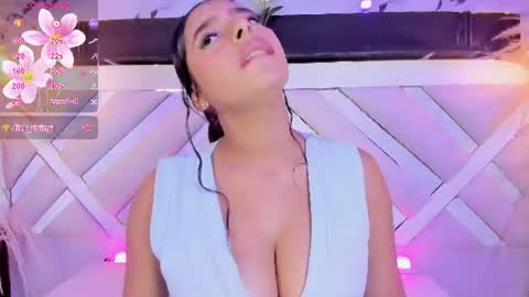 Zoey  online show from August 7, 9:53 am