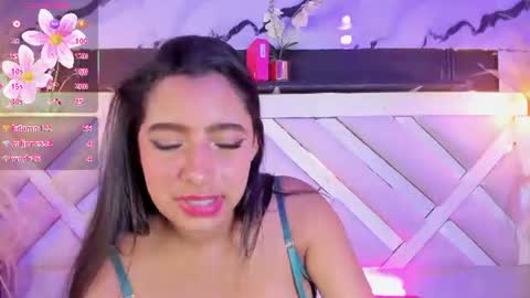 Zoey  online show from August 16, 7:01 am