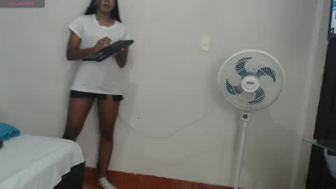 zoe_monnroe online show from August 18, 2:12 pm