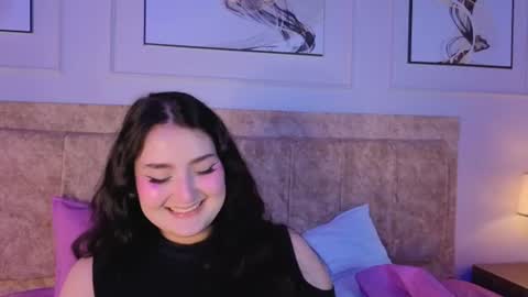 zoe_moon__ online show from August 6, 1:10 pm