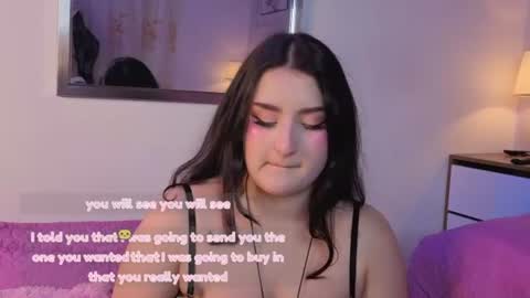 zoe_moon__ online show from August 9, 4:30 pm